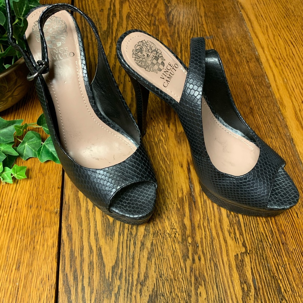 Vince Camuto Heels Platform Pumps Black Snakeskin - Picture 1 of 5
